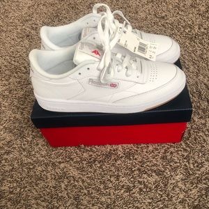 Womens White Reebok Club C 85 Sneakers Rubber Gum Sole Classic Size 8.5